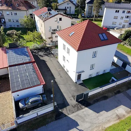 Casa Box Premium Free Garage *