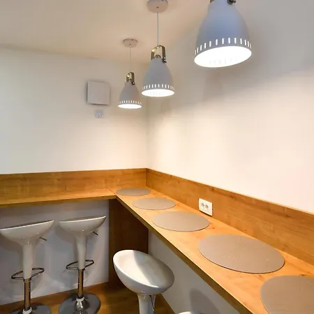 Casa Box Premium Free Garage *