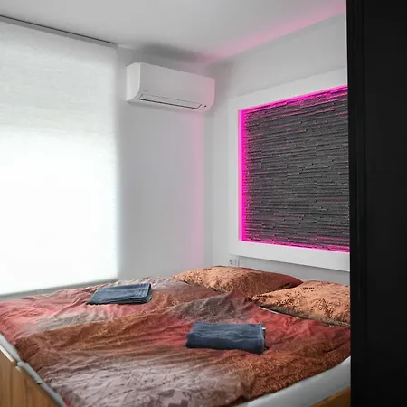 Διαμέρισμα Casa Box Premium Free Garage *