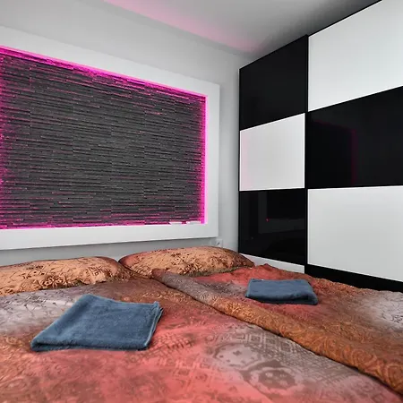 Casa Box Premium Free Garage Daire