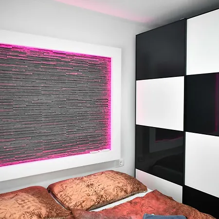 Διαμέρισμα Casa Box Premium Free Garage *