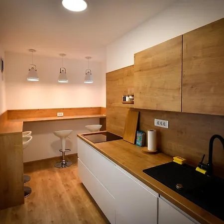 Διαμέρισμα Casa Box Premium Free Garage