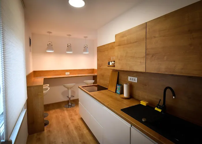 Casa Box Premium Free Garage *