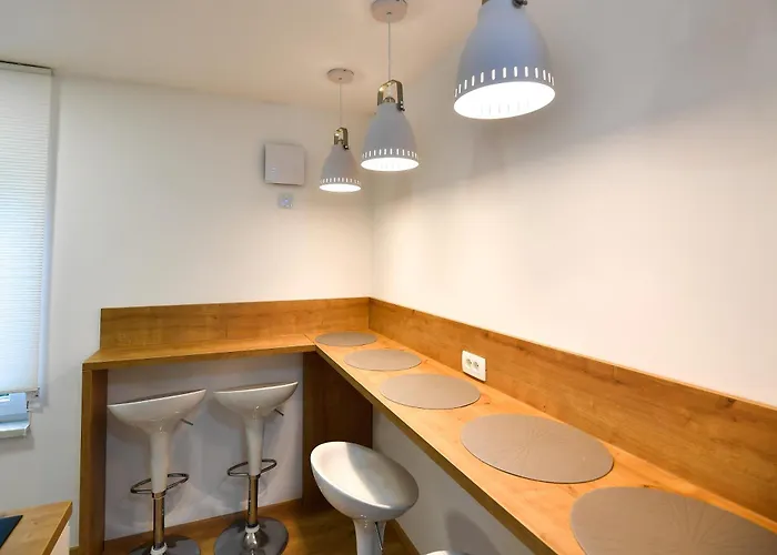 Casa Box Premium Free Garage *